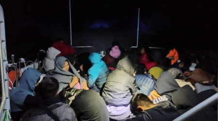 Çanakkale'de 42 düzensiz göçmen kurtarıldı