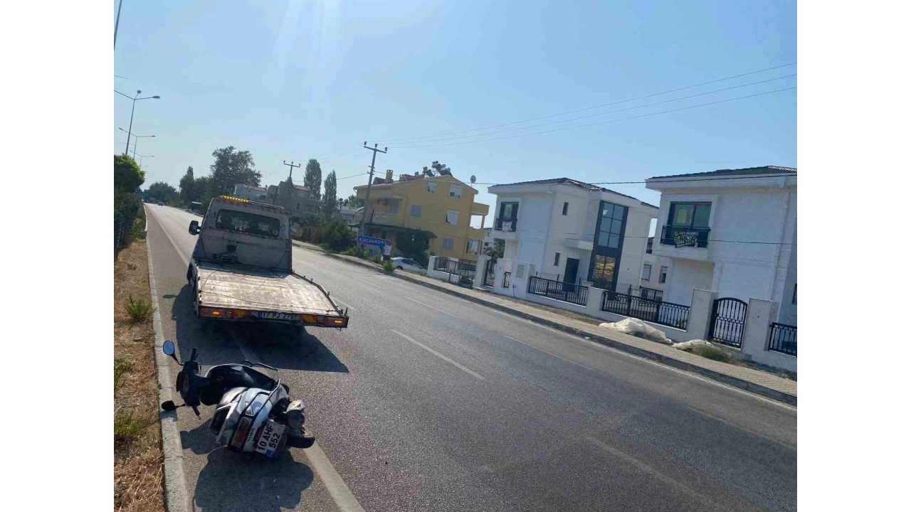 �anakkale'de motosiklet kazas�: 1 �l�, 1 yaral�