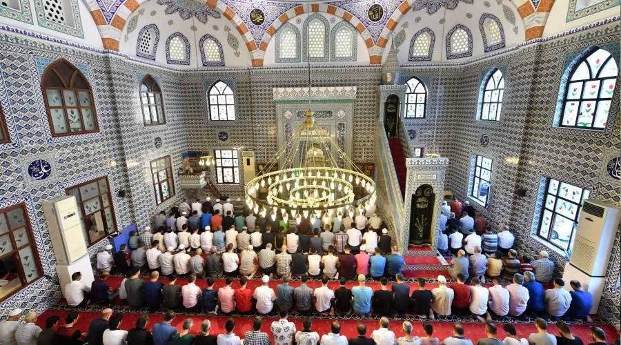 Cemaatle namaz yasak