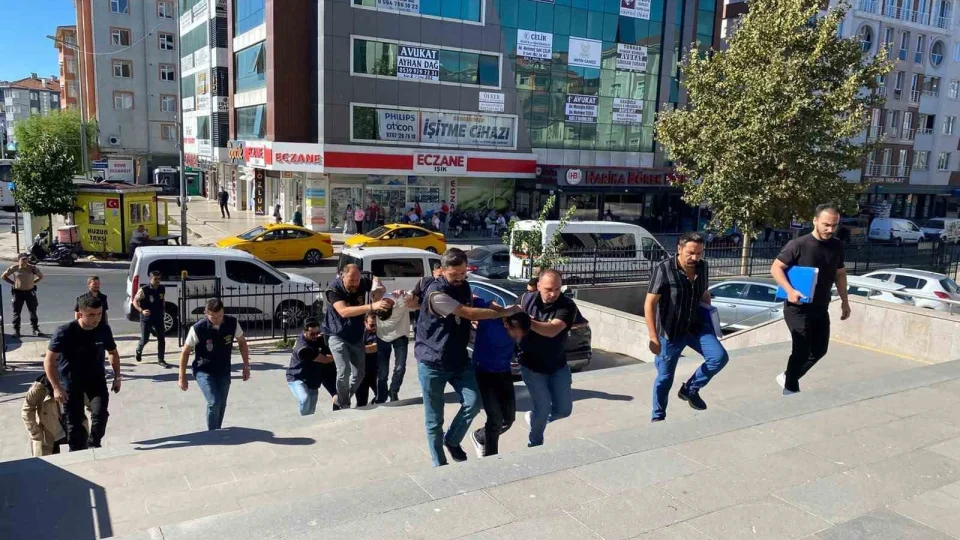 �erkezk�y'de ev kur�unlama olay�nda 3 ��pheli tutukland�