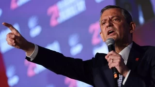 CHP lideri zgr zel, Kldarolu'na cevap verdi