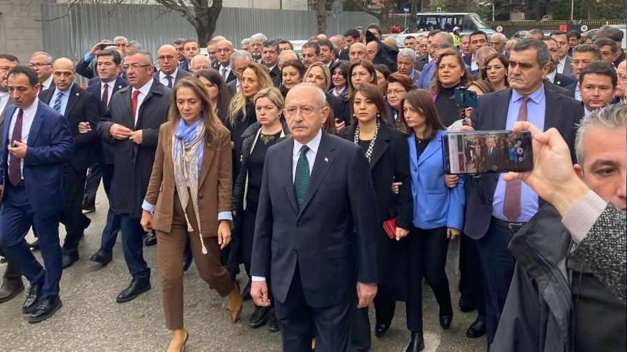 CHP'liler Adalet Bakanlığına yürüdü
