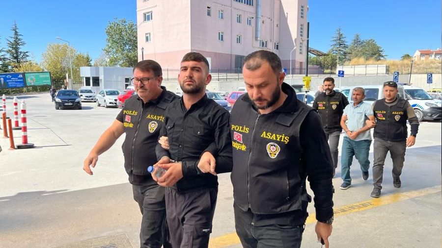 Cinayet şüphelisi baba ve 2 oğlu tutuklandı