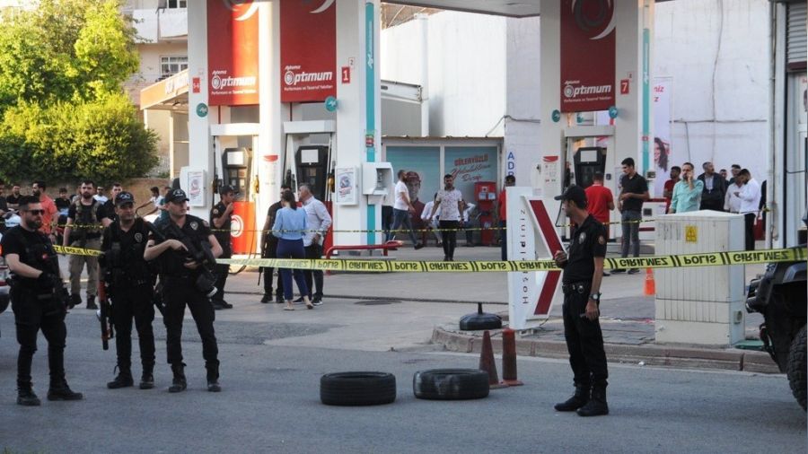 Cizre'de oto galericiye silahlı saldırı