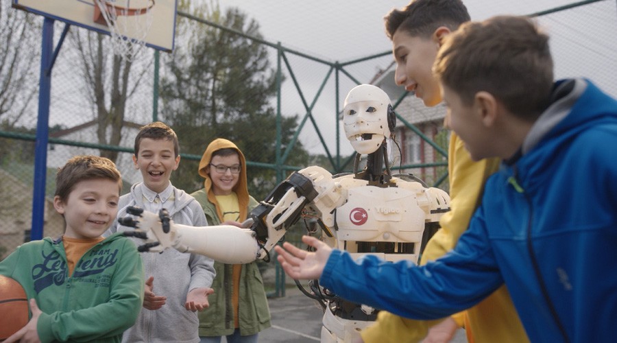 �ocuklar gelece�in robotlar�n� tasarl�yor