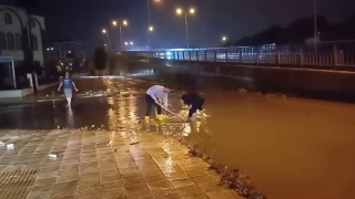Çorum'da sağanak yağış hayatı olumsuz etkiledi