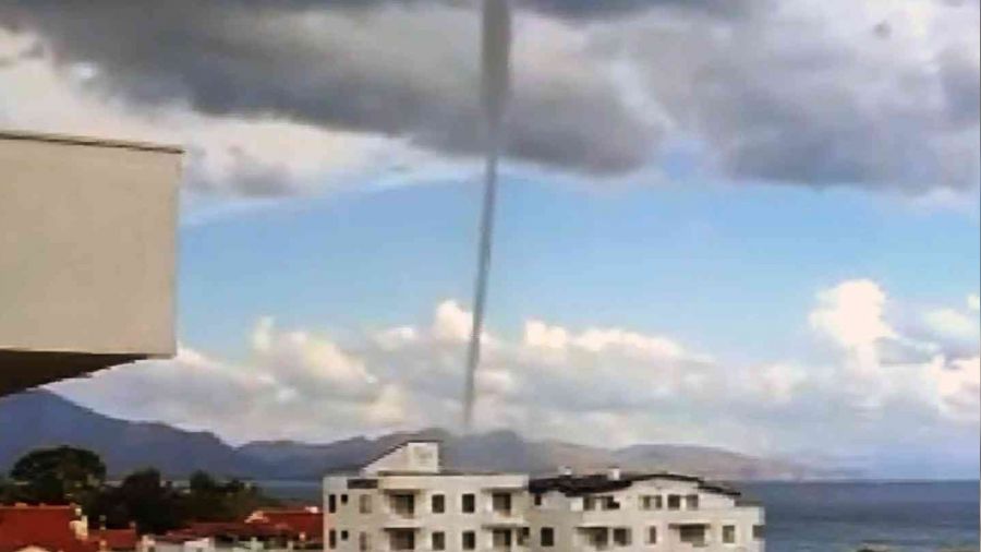 Datça'da korkutan dev hortum