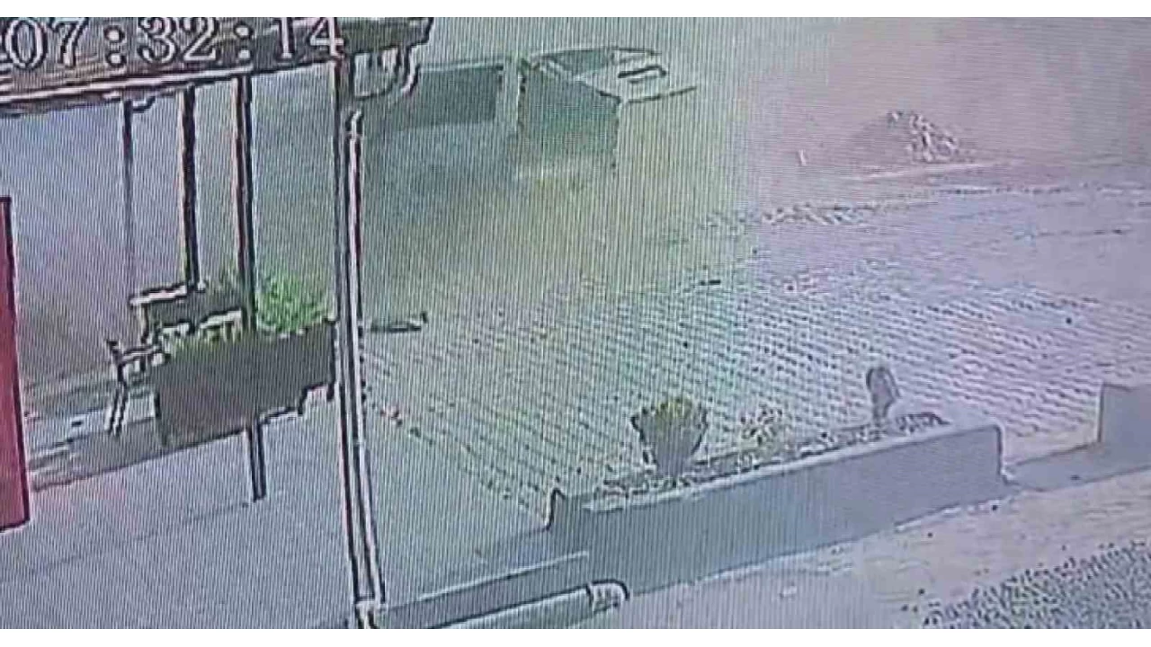 Defalarca takla atan minibüsün 18 yaşındaki sürücüsü öldü: Kaza anı kamerada