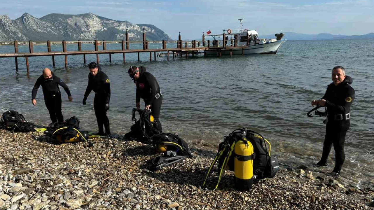 Deniz dibinde ekimler balad: Posidonia ayrlar yeniden hayat bulacak