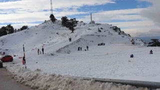 Denizli Nikfer Kayak Merkezi'nde yo�unluk erken ba�lad�