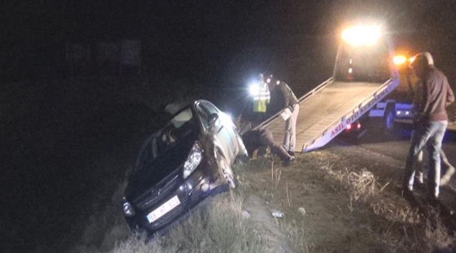 Denizli'de 2 ara� u�uruma yuvarland�: 3 �l�, 7 yaral�