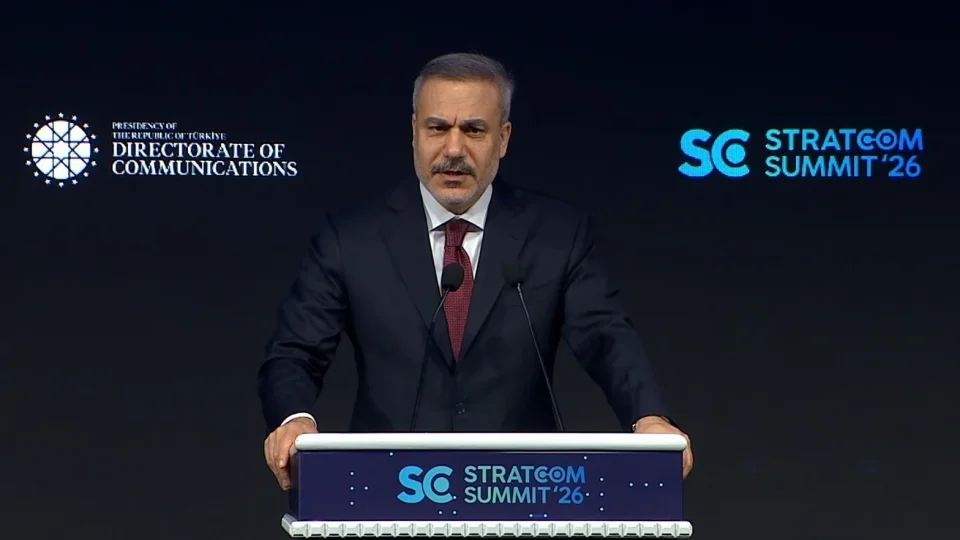 Dışişleri Bakanı Hakan Fidan'dan bölge ülkelerine uyarı: "Bütün dünya savaşın bedelini ödüyor, bu anlamsız savaşın bitmesi gerekiyor"