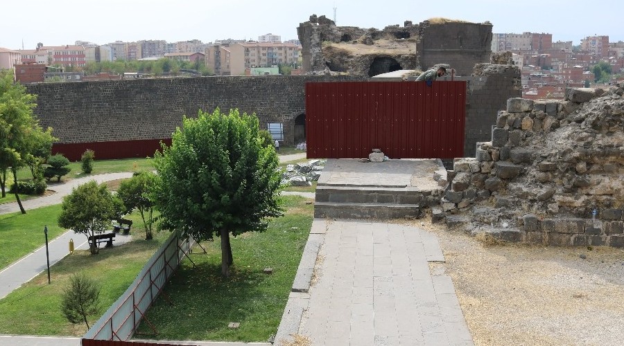 Diyarbakır surlarında restorasyon
