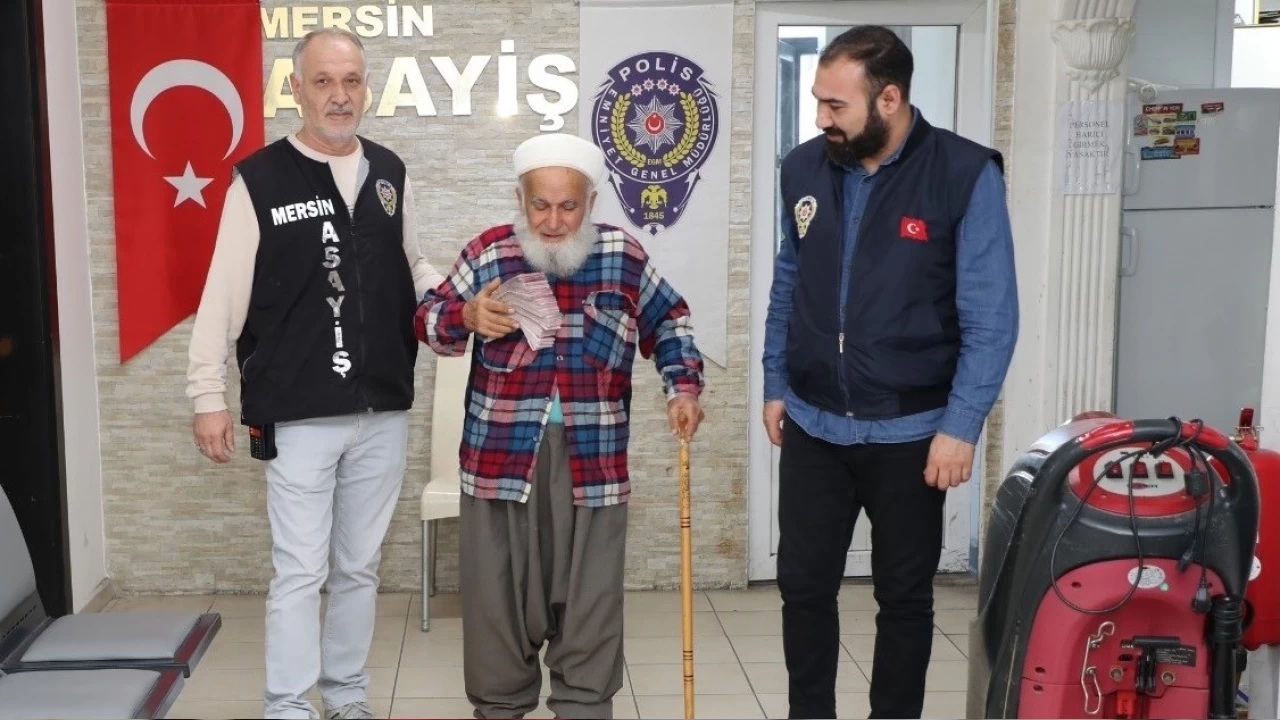 Doland�r�c�lara 300 bin TL'sini kapt�rmaktan son anda kurtuldu