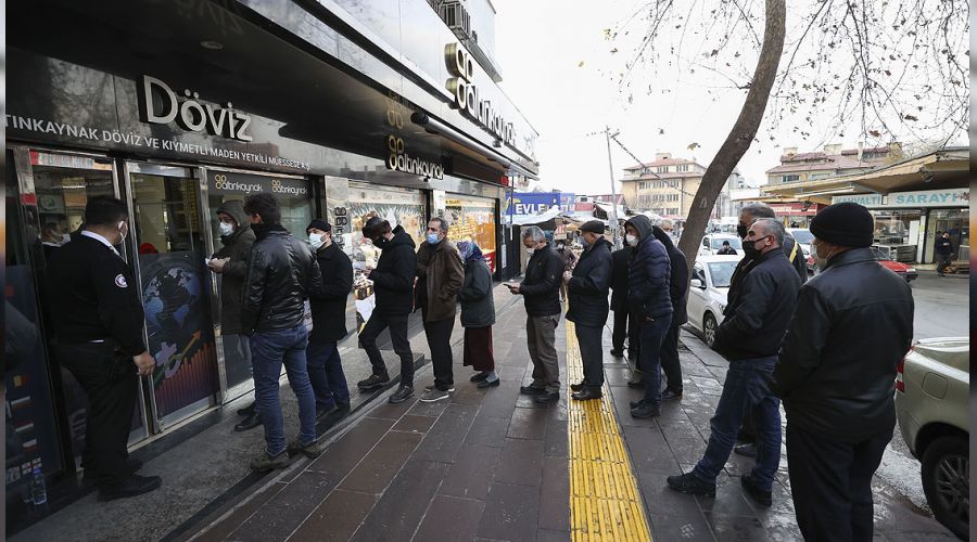 Dövizde oynaklık sürecek