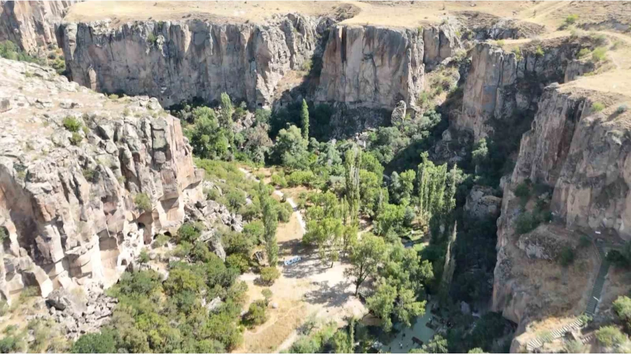 Dünyanın en büyük 2. kanyon vadisi ziyaretçilerini ağırlıyor