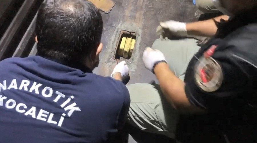 Durdurulan tırda 132 kilo eroin