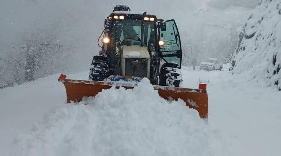Düzce'de 69 köy yolu ulaşıma kapandı