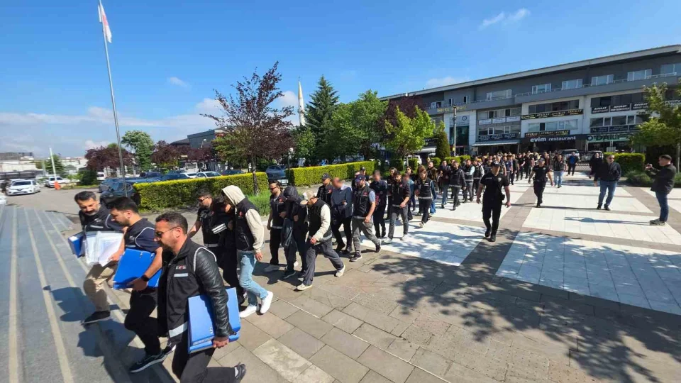 Düzce'de staj dolandırıcılığı: 21 kişi adliyeye sevk edildi