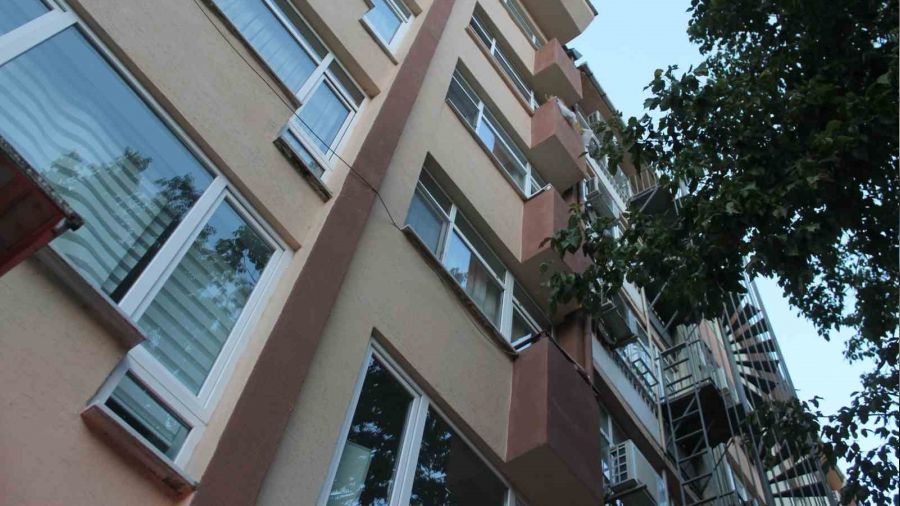 Edirne'de yaşlı adam 4'üncü katan düştü