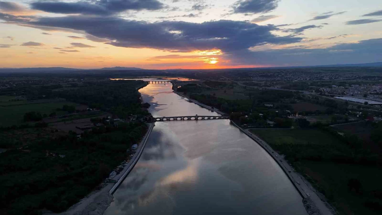 Edirne'deki proje kamuyu zarara uratmaya devam ediyor