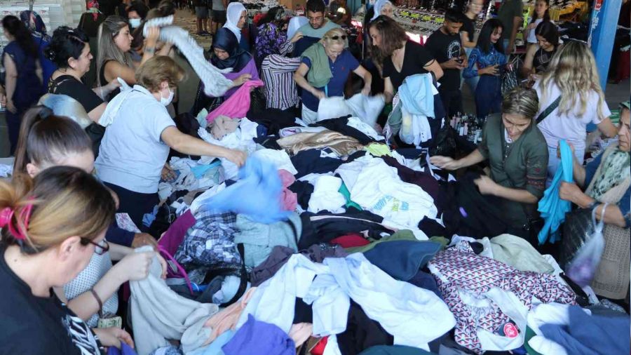 Edirne'ye akın eden Bulgarlar bin Euro harcıyor