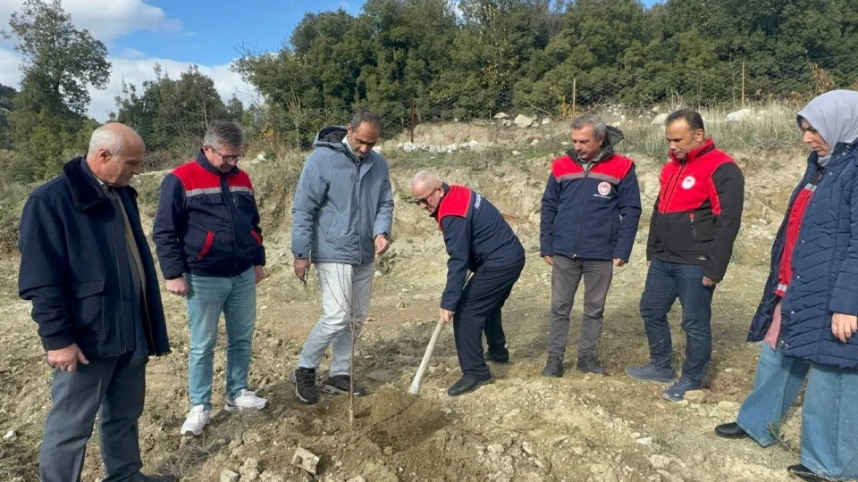 E�irdir G�l�'ndeki kurakl�k tar�mda y�n de�i�tirdi