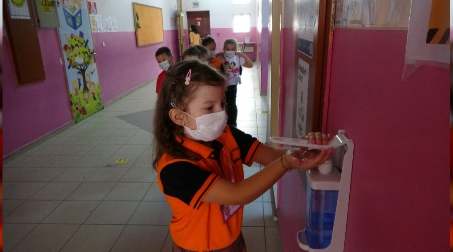 E�itimde yeni normalde ��renciler ders ba�� yapt�