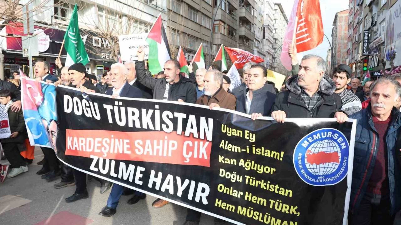 Elaz��'da binlerce ki�i Filistin i�in y�r�d�