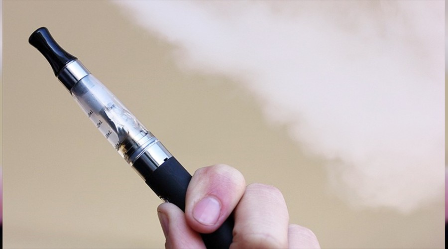 Elektronik sigaraya ba�l� �l�mler 18'e y�kseldi