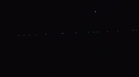 Elon Musk'un Starlink uydular Akale semalarnda