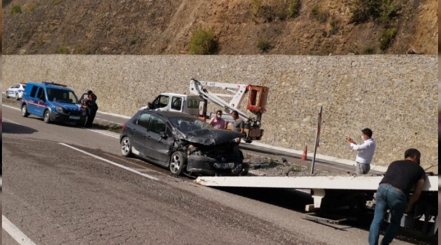Emniyet kemeri hayat kurtardı: 3 yaralı