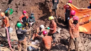 Endonezya'da altın madeninde toprak kayması: 10 ölü, 40 kayıp