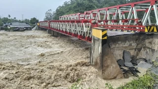 Endonezya'daki sel ve toprak kaymalarnda l says 49'a ykseldi