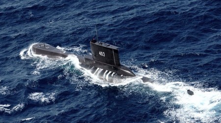 Enkazı bulunan denizaltındaki 53 kişi hayatını kaybetti