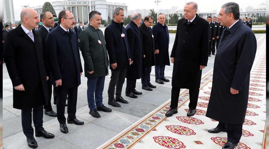 Erdoğan'dan Türkmenistan'a 7 bakanlı çıkarma