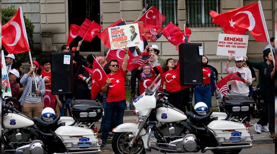 Ermenilerin as�ls�z iddialar� ABD'de protesto edildi