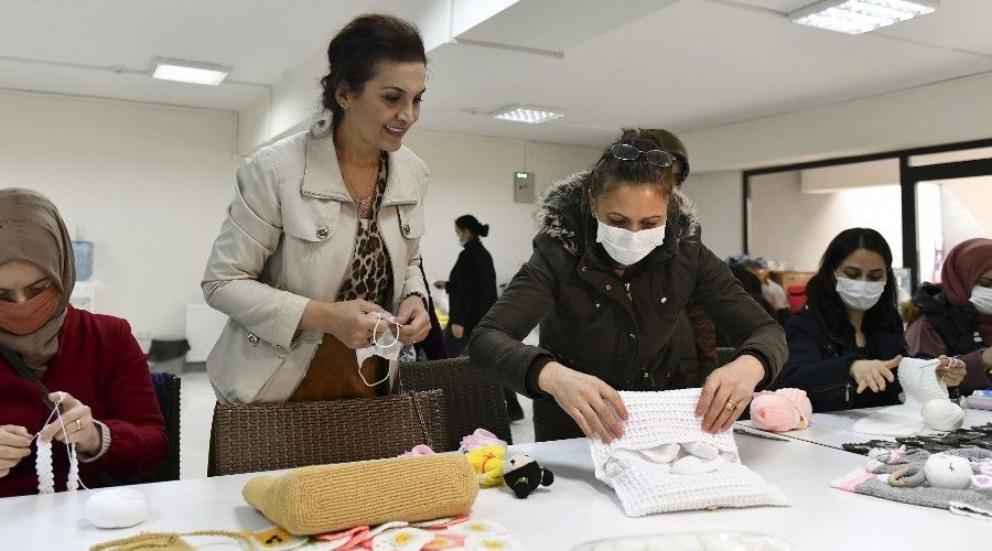 Esenyurtlu kad�nlar �retime ba�lad�