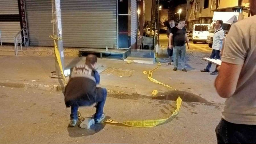 Esenyurt'ta motosikletli şahıs kurşun yağdırdı