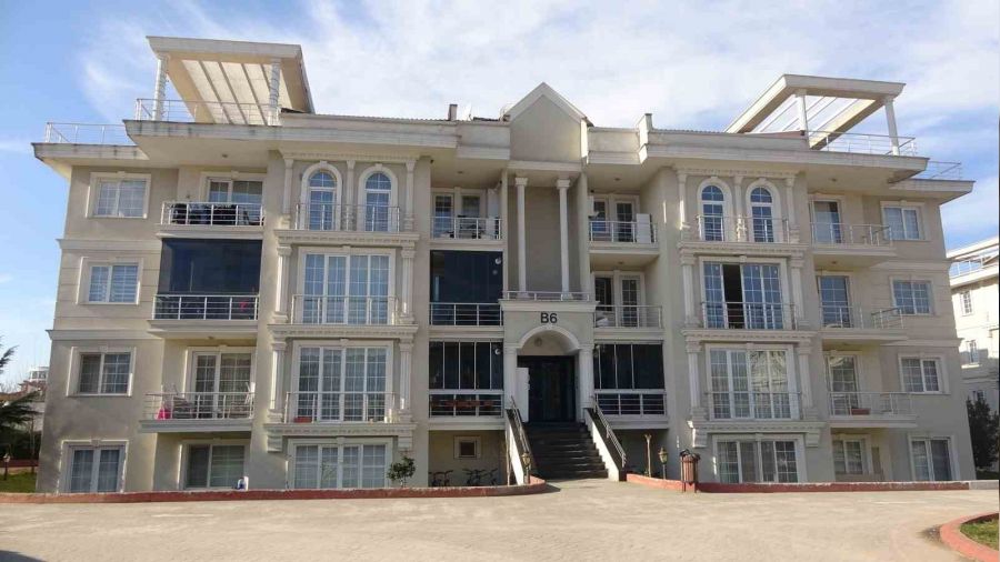 E�yalarla d��enen 36 daire depremzedelere tahsis edildi