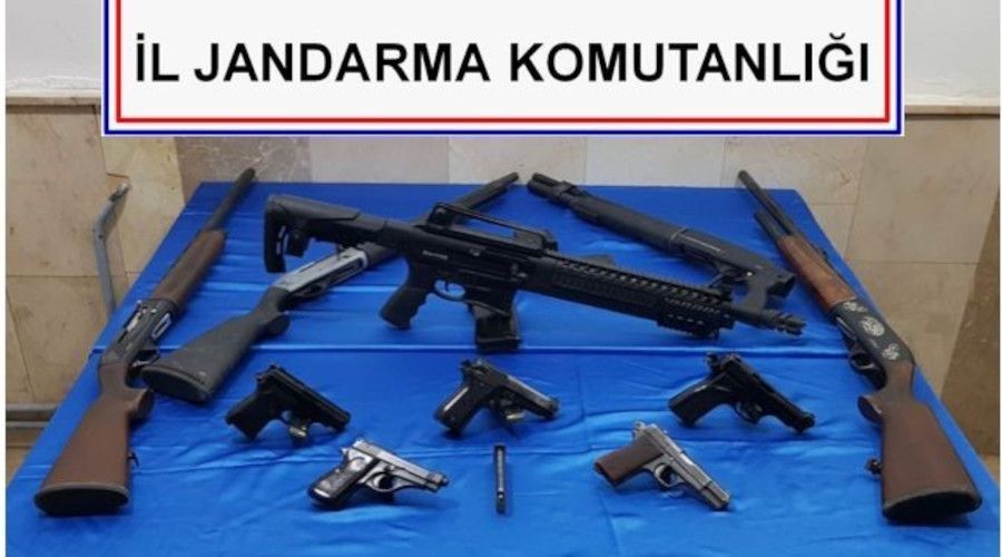 Ev ve işyerini cephaneliğe dönüştürmüşler