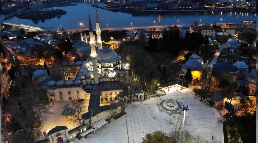 Eypsultan Camii bu yl da ilk iftarda bo kald