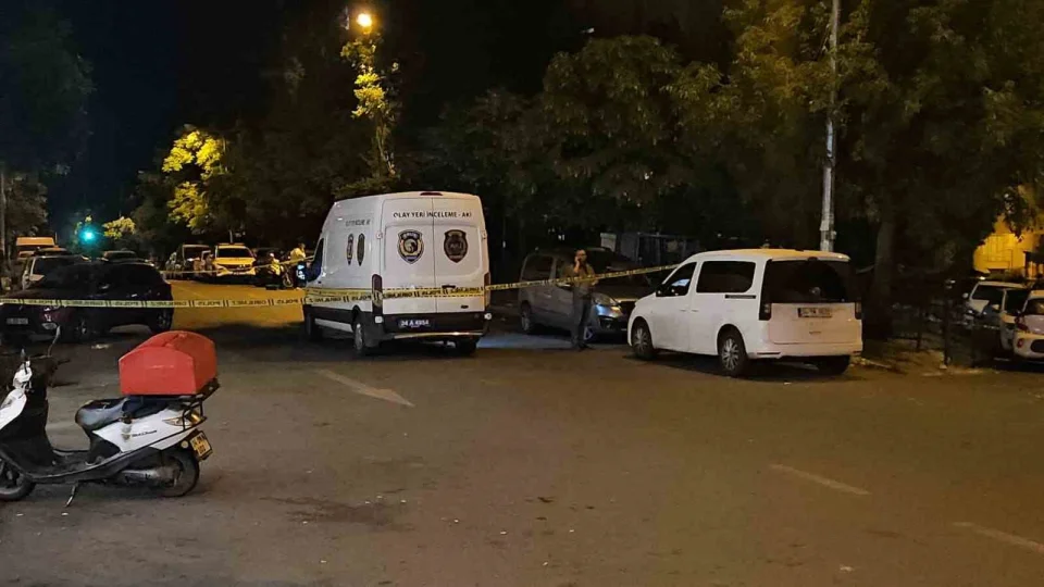 Eyüpsultan'da parkta silahlı saldırı: 3'ü ağır 5 yaralı
