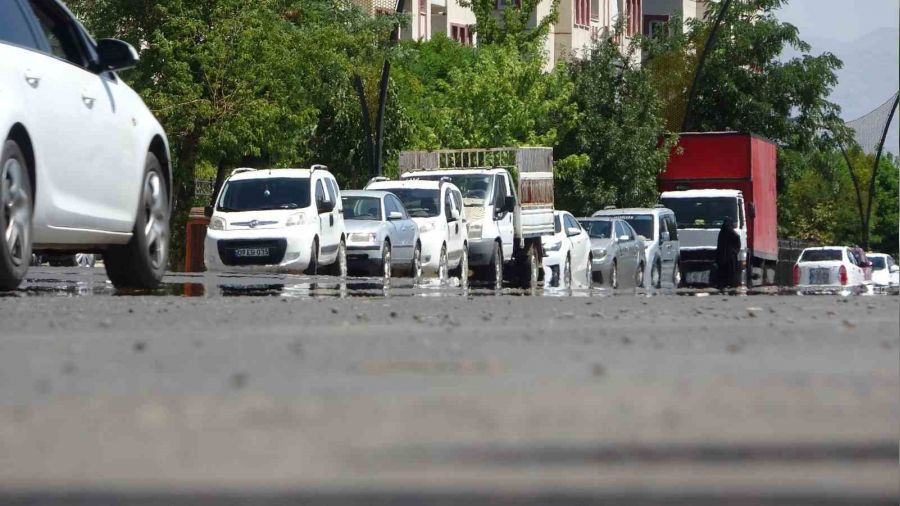'Eyyam-� bahur' Bing�l'de cadde ve sokaklar� bo�altt�