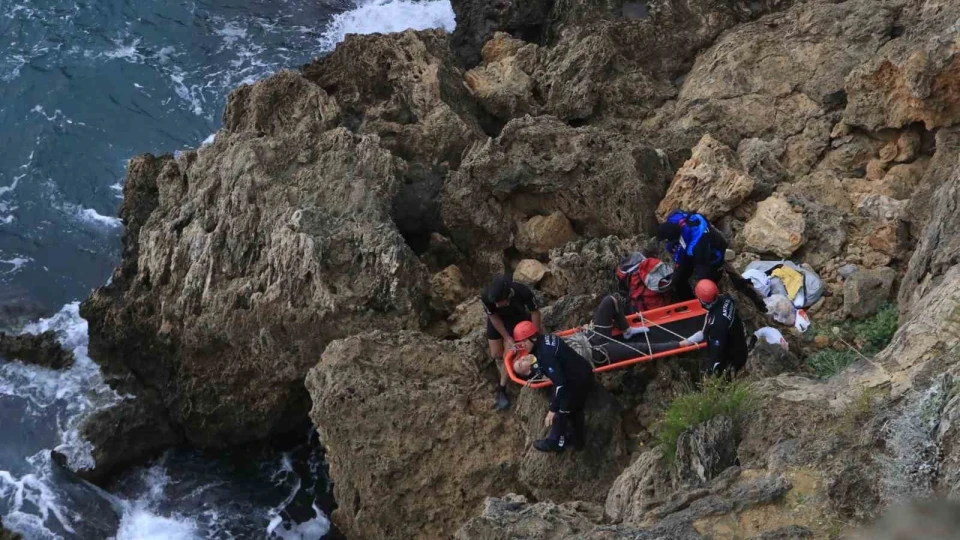 Falezlerde bal�k keyfi hastanede son buldu