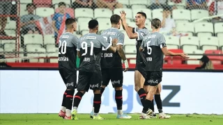 Fatih Karagmrk, deplasmanda Antalyaspor'u malup etti