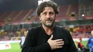 Fatih Tekke, oyuncularndan tek istei olduu aklad