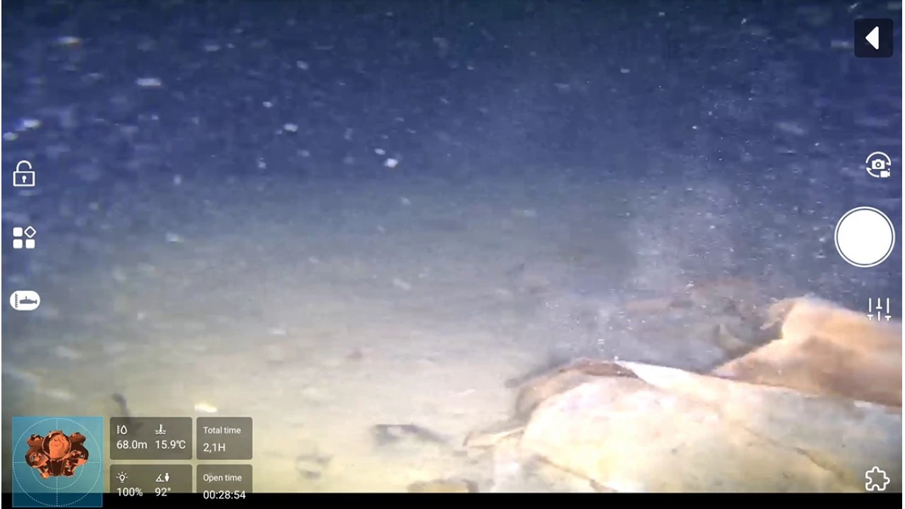 Fatih Terim'in kayn pederinin iinde olduu uak enkaz 50 yldr Marmara'nn dibinde