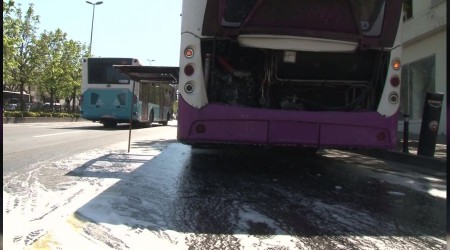 Fatih'te korkutan otobüs yangını