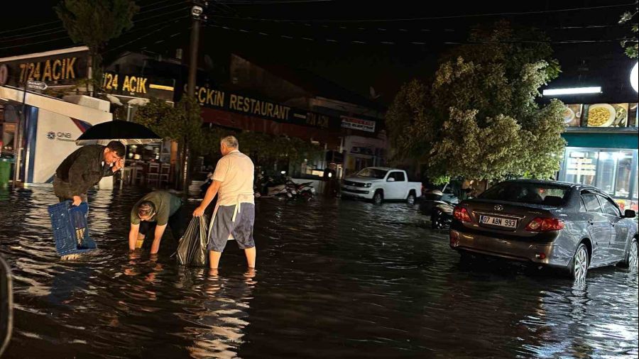 Fethiye'de kuvvetli yağış etkili oldu